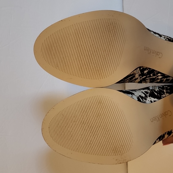 Calvin Klein Leopard Print Booties - Picture 5 of 6